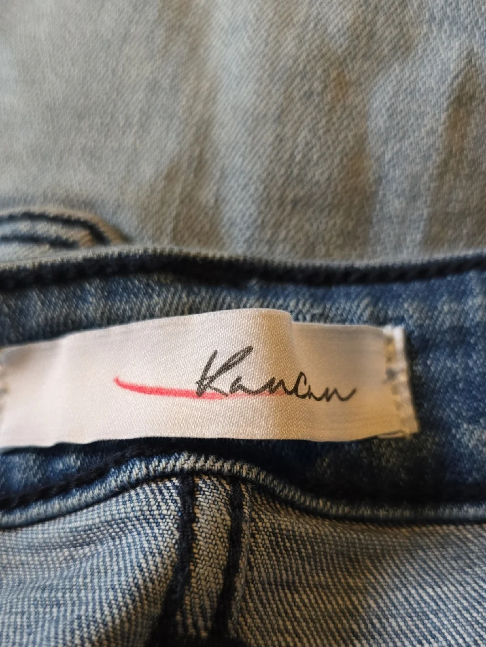 KanCan Distressed Women's Size 5/26 Light Blue Skinny Jeans with Frayed Ankles